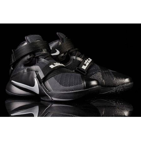 Nike Zoom LeBron Soldier 9 "Dark Knight" (001/negro/plata)