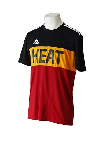 Adidas Camiseta NBA Miami Heat Winter Hoops (negro/amarillo/granate)