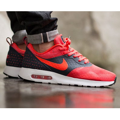 nike air tavas red
