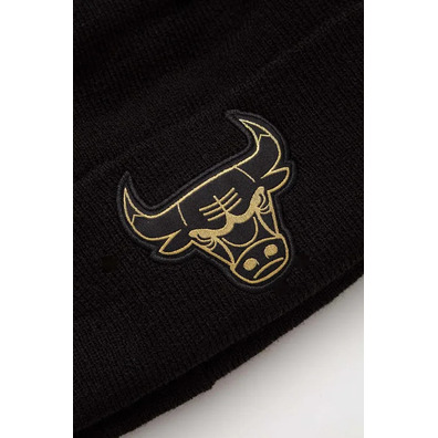 New Era NBA Chicago Bulls Metallic Badge Beanie