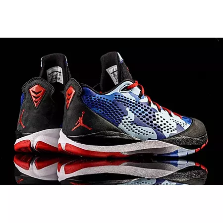 Jordan CP3. VII "Lonely" (012/blanco/negro/rojo/azul)