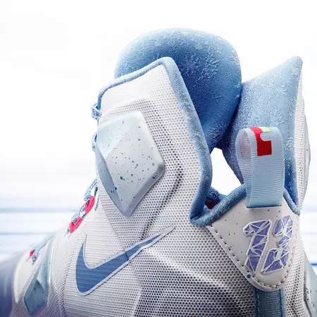 Lebron XIII "XMAS" (144/summit white/light blue/blue tint)