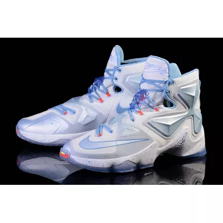 Lebron XIII "XMAS" (144/summit white/light blue/blue tint)