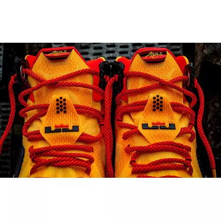 Lebron XII "Cleveland" (830/laserorange/bright crimson)
