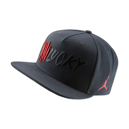 Jordan AJ 13 Hat (010/black/gym red)