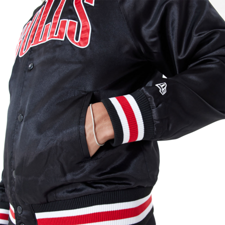 New Era NBA Chicago Bulls Applique Satin Bomber Jacket