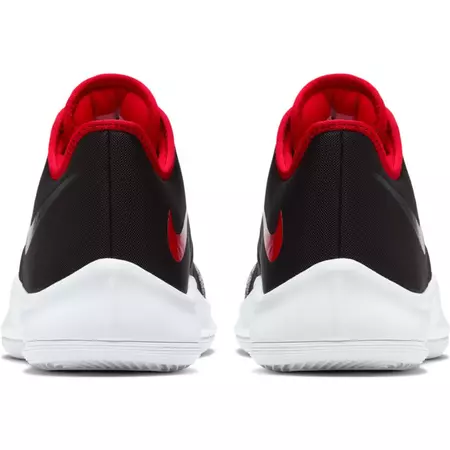 Nike Air Versitile III "University"