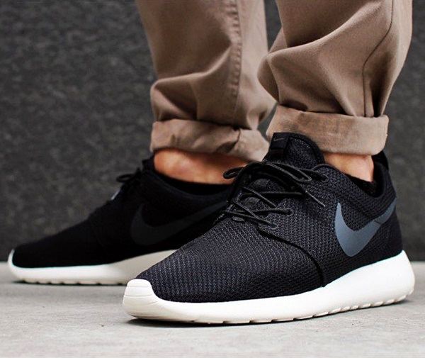 Lima Escuchando Profeta Nike Roshe One " Black Tux" (010/negro/blanco)