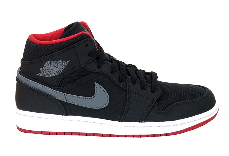 jordan retro 1 negro con blanco