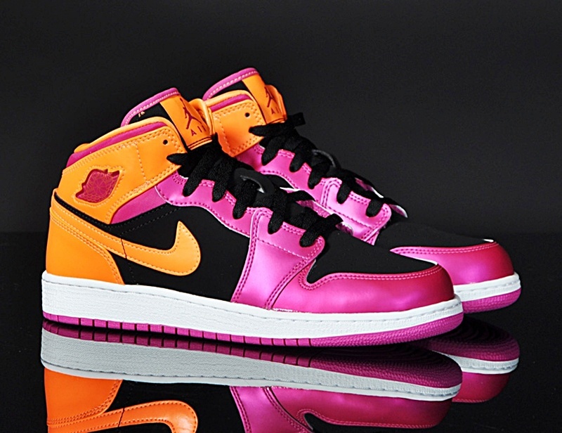 jordan 1 rosado con negro