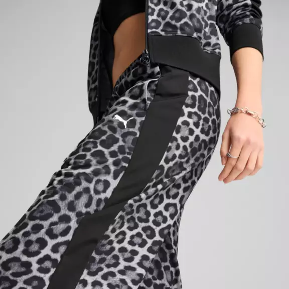 Puma T7 LEO LUXE AOP Straight Pants op "Black"