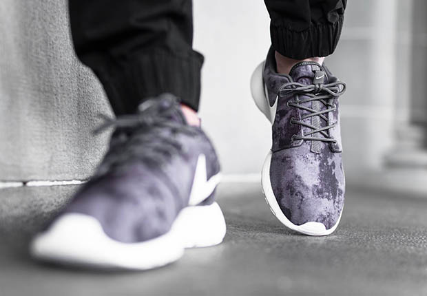 Nike roshe black grey hot sale