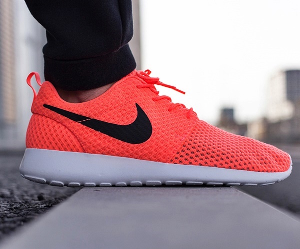 nike roshe run coral