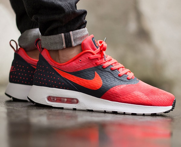 nike air negro con rojo