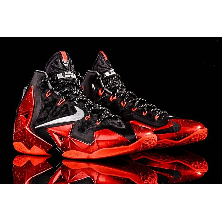 Lebron XI "Away" (001/negro/rojo)
