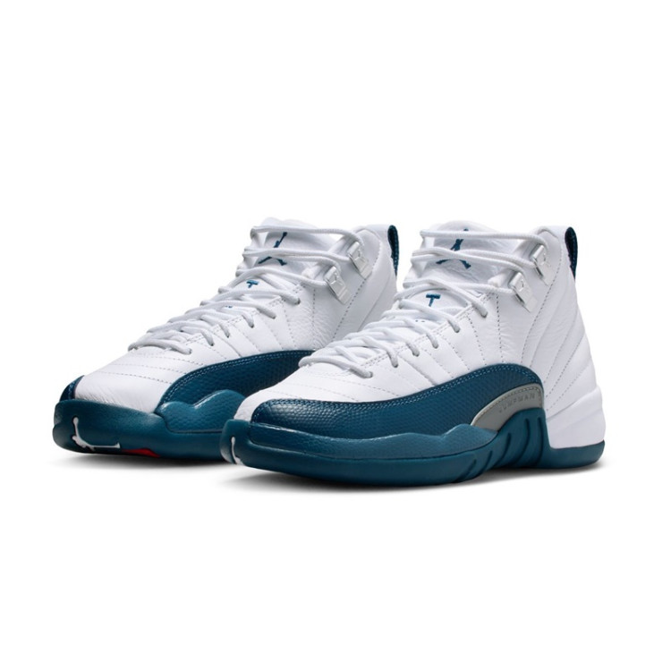 women's air jordan 12 retro snakeskin