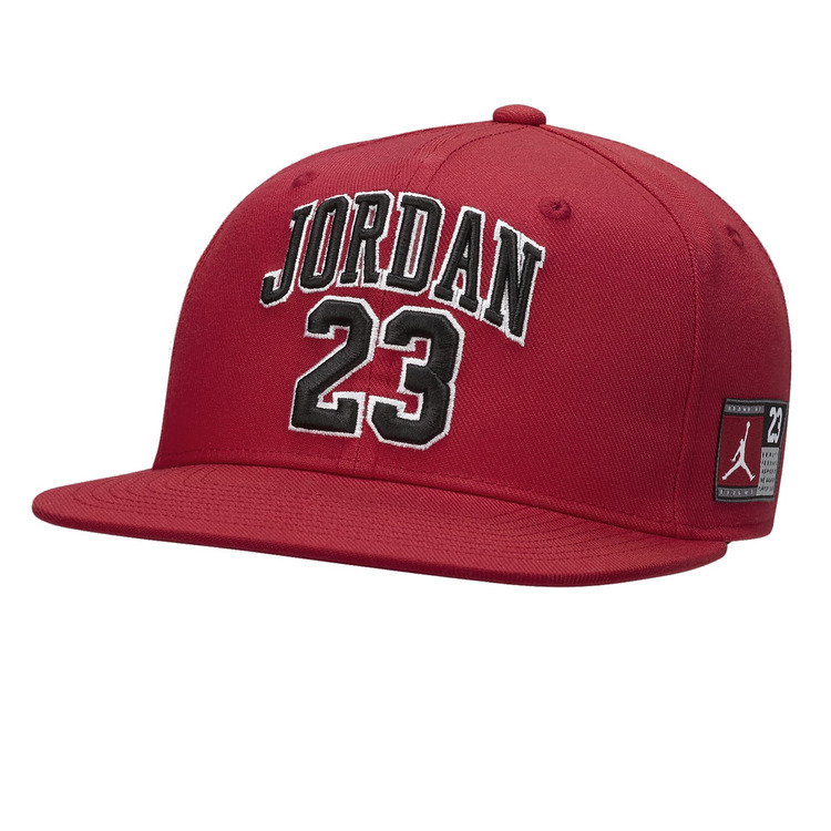Añadir a la cesta Jordan Kids JDB 23 Jersey Flat Brim Cap "Gym Red" Jordan Kids JDB 23 Jersey Flat Brim Cap "Gym Red"
