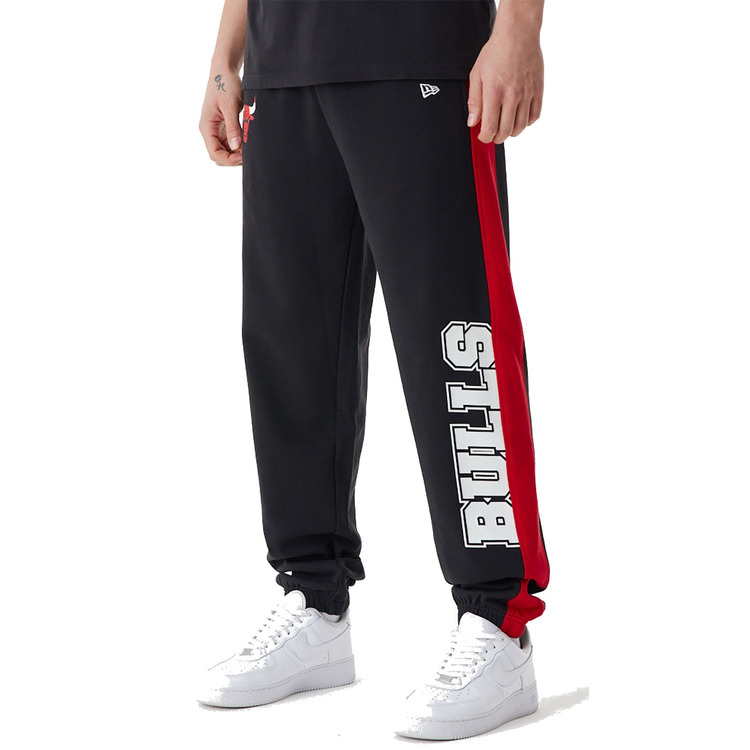 New Era NBA Chicago Bulls Large Graphic Joggers "Black"