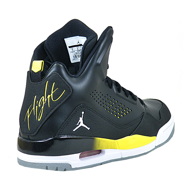 Jordan SC 3 Blackyellow 070 negro amarillo