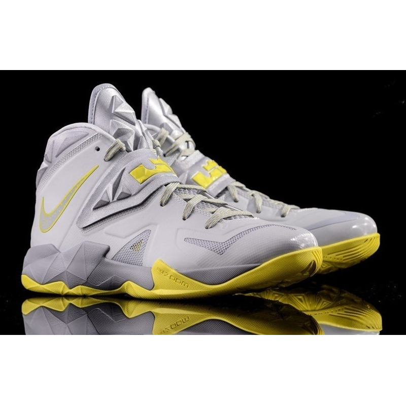 Lebron soldier 7 gris hot sale