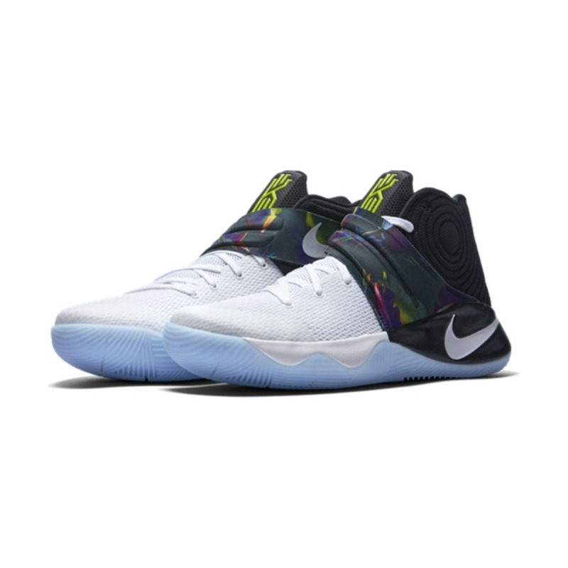 Kyrie 2 Parade 110 white black volt manelsanchez