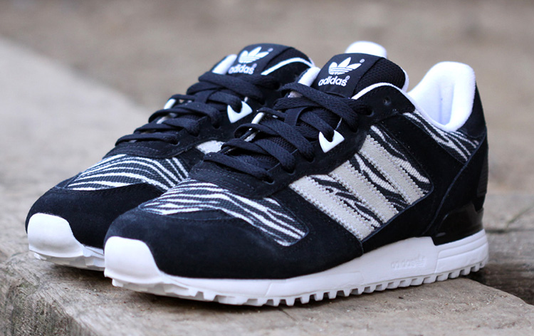 adidas zebra zx 700