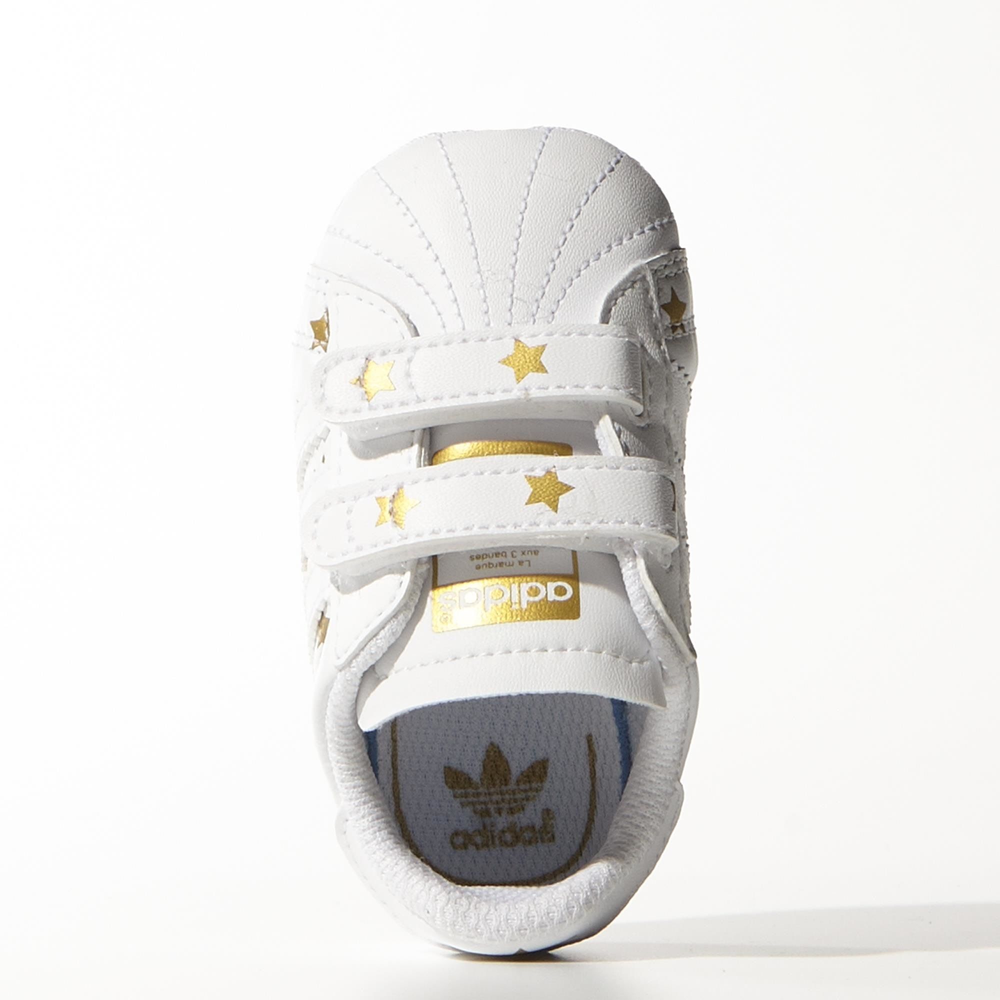 diferente a Tumor maligno Infidelidad Adidas Originals Zapatillas Bebé Superstar Crib (blanco/oro)