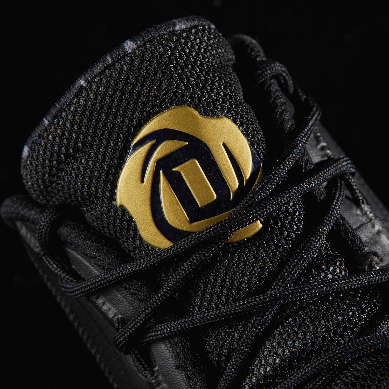 d rose 8 black gold