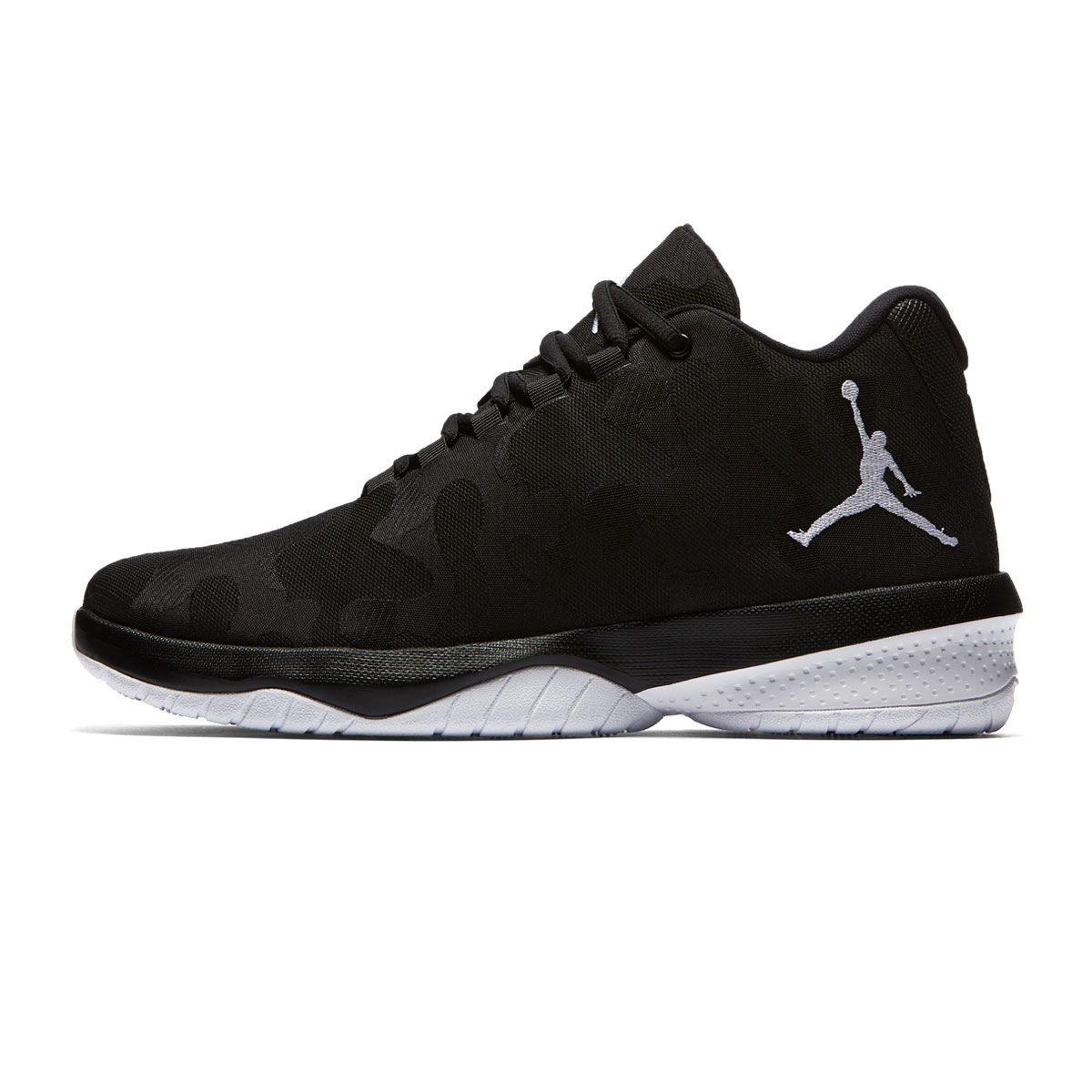 tenis jordan b fly