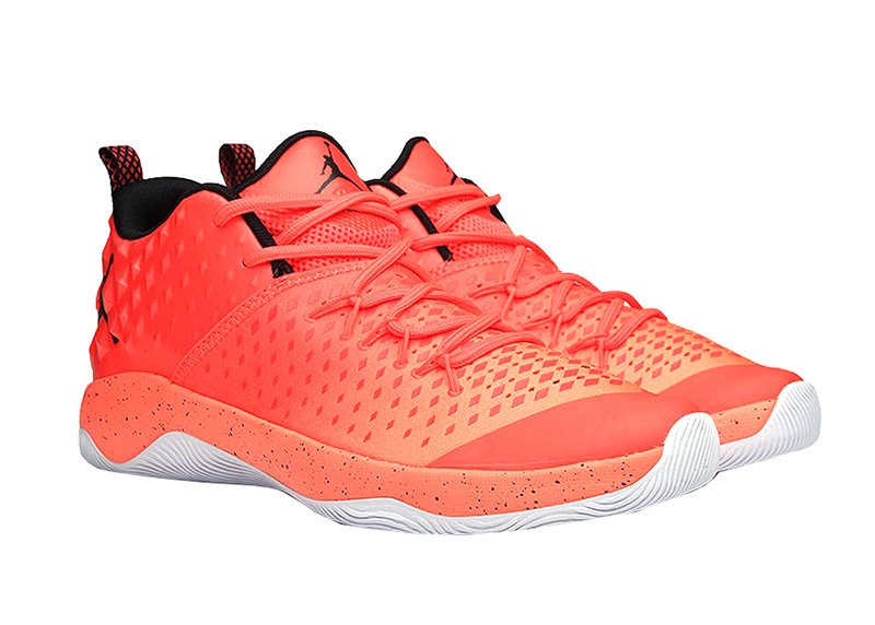 tenis jordan extra fly