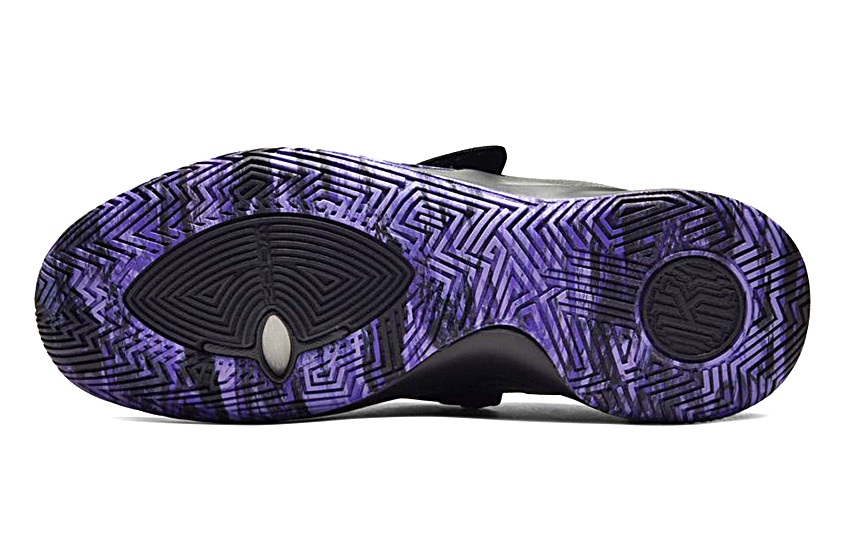 Kyrie Flytrap III \