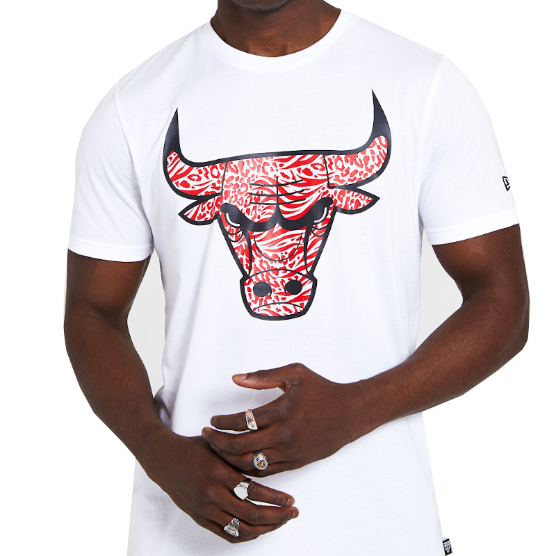 white chicago bulls graphic tee