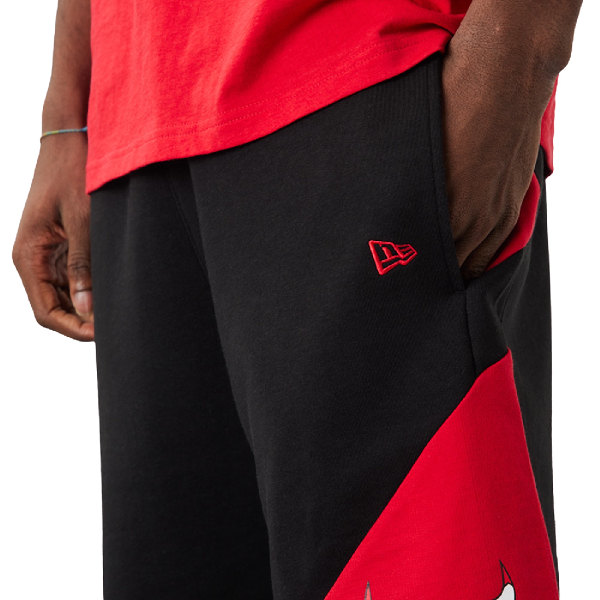 Pantalón chandal NEW ERA Chicago Bulls Team Logo black red - 4 Elements  Shop