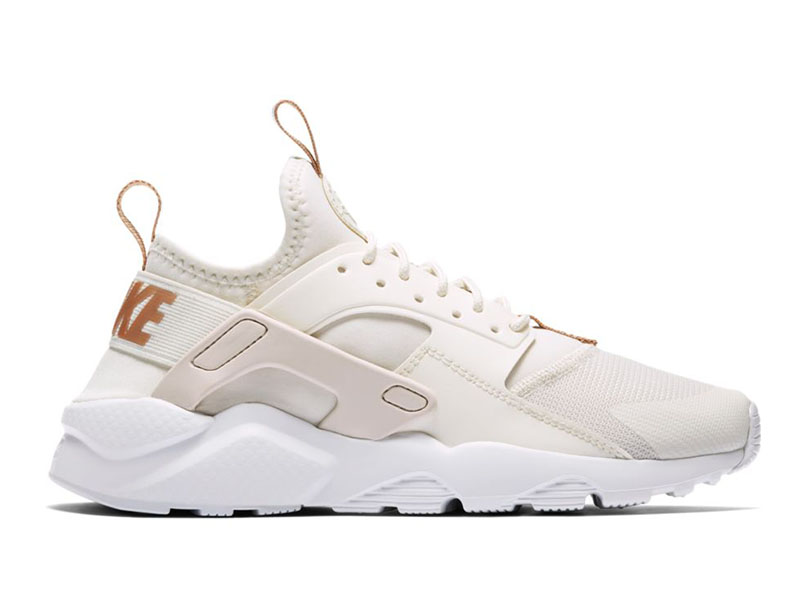 Air Huarache Run Ultra (GS) Shoe "Bronze"