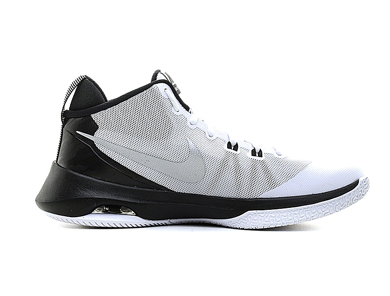 Nike air versatile white hot sale