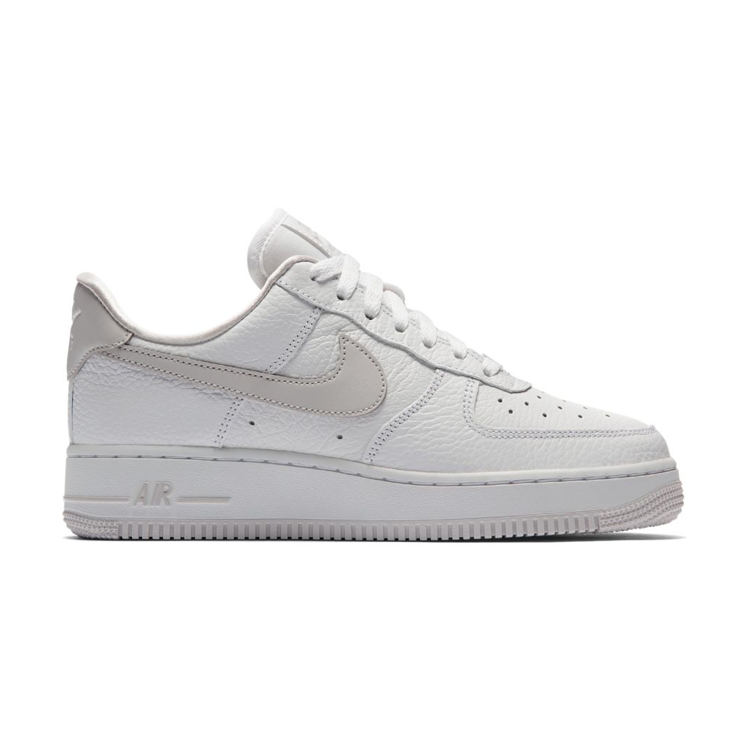 nike shoes engineered for all day comfort